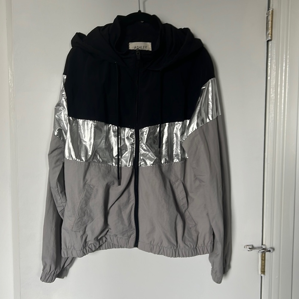 Vintage 90’s Windbreaker in Raiders Colors!